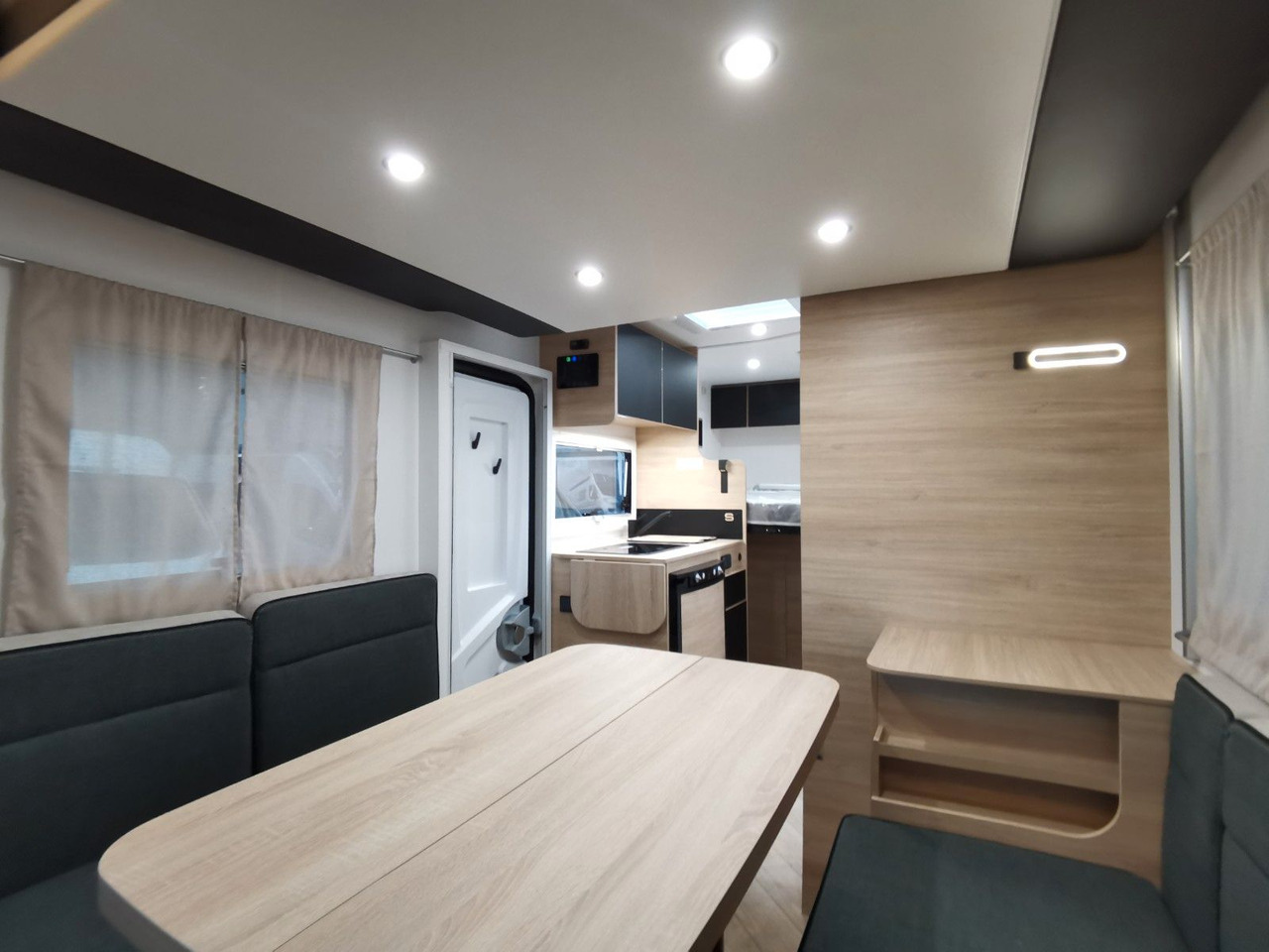 Полуинтегрированный автодом Chausson S 614 SPORT LINE / - 2026 - / HECKBETT & HUBBETT: фото 14