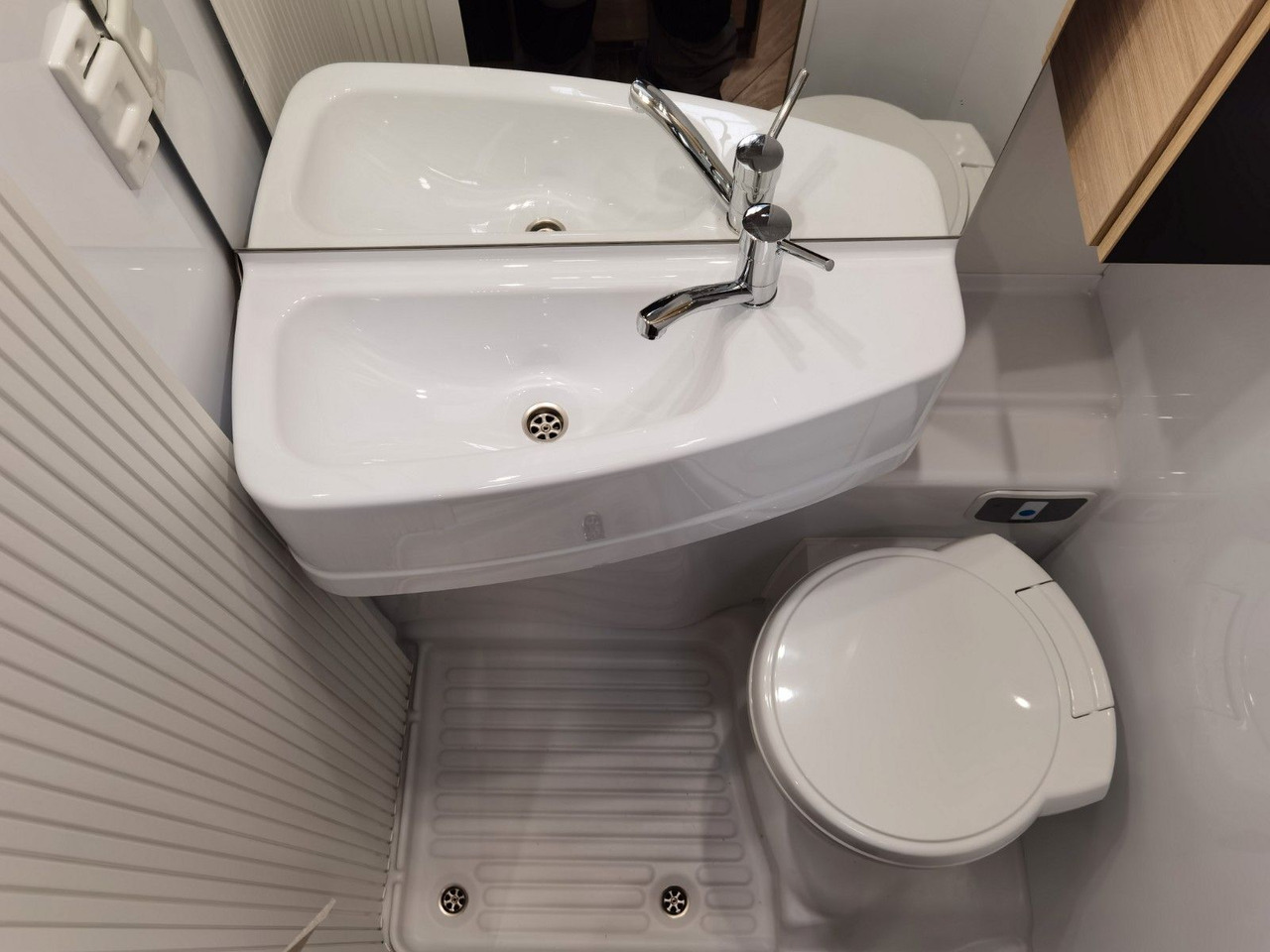 Полуинтегрированный автодом Chausson S 614 SPORT LINE / - 2026 - / HECKBETT & HUBBETT: фото 22