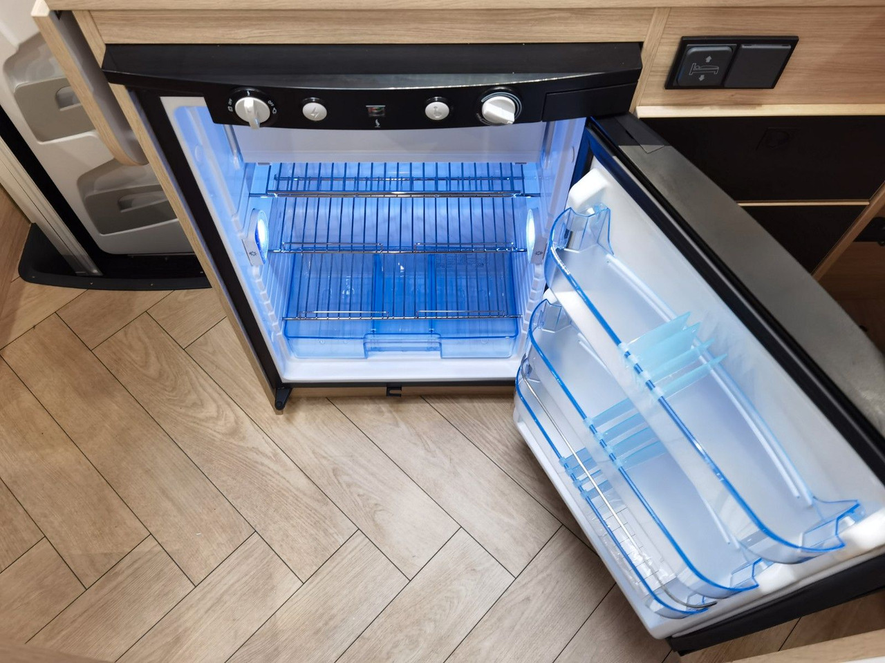 Полуинтегрированный автодом Chausson S 614 SPORT LINE / - 2026 - / HECKBETT & HUBBETT: фото 17