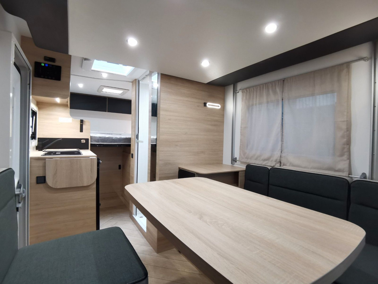 Полуинтегрированный автодом Chausson S 614 SPORT LINE / - 2026 - / HECKBETT & HUBBETT: фото 16