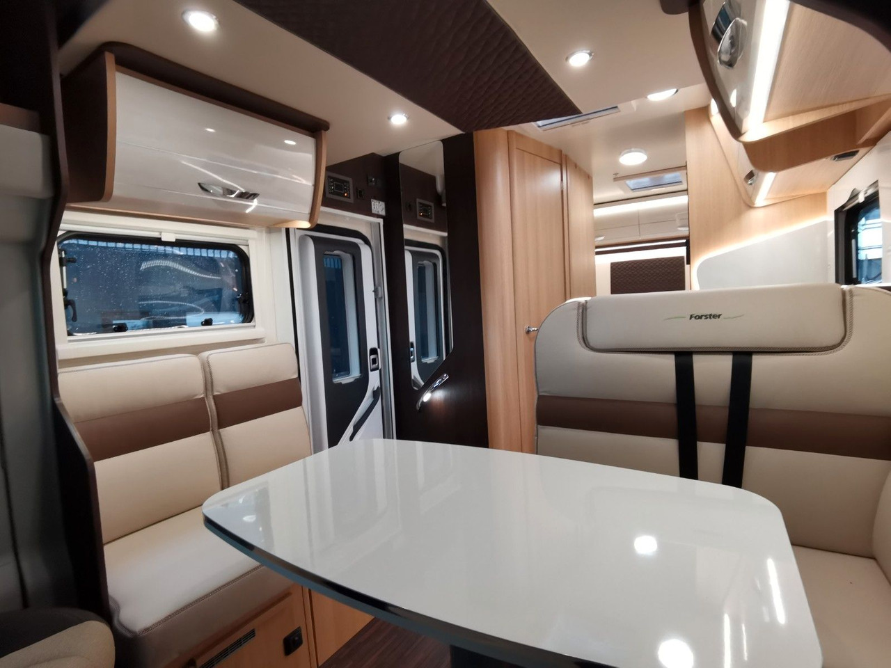 Полуинтегрированный автодом Forster T 699 HB / 140PS / HUBBETT & HECKBETT: фото 11 Полуинтегрированный автодом Forster T 699 HB / 140PS / HUBBETT & HECKBETT: фото 11