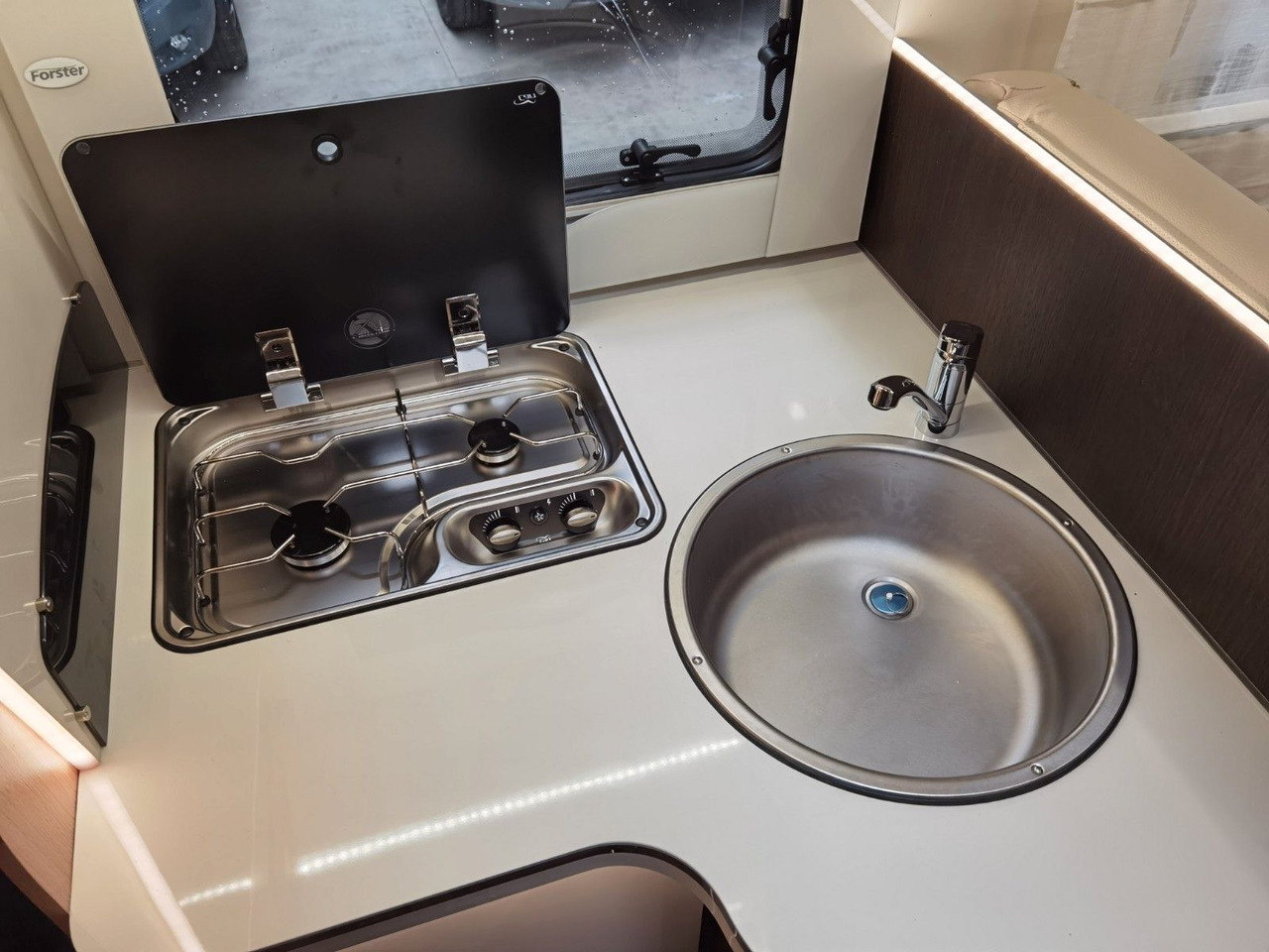 Полуинтегрированный автодом Forster T 699 HB / 140PS / HUBBETT & HECKBETT: фото 17 Полуинтегрированный автодом Forster T 699 HB / 140PS / HUBBETT & HECKBETT: фото 17