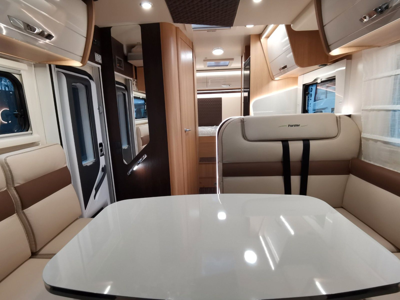 Полуинтегрированный автодом Forster T 699 HB / 140PS / HUBBETT & HECKBETT: фото 14 Полуинтегрированный автодом Forster T 699 HB / 140PS / HUBBETT & HECKBETT: фото 14