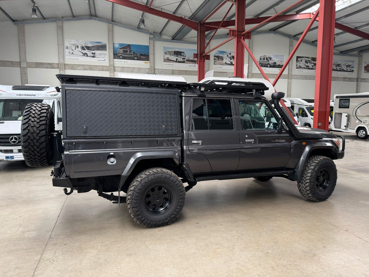 Toyota GRJ 79 DC - VX LIMITED / VIELE EXTRAS - Внедорожник: фото 1 Toyota GRJ 79 DC - VX LIMITED / VIELE EXTRAS - Внедорожник: фото 1