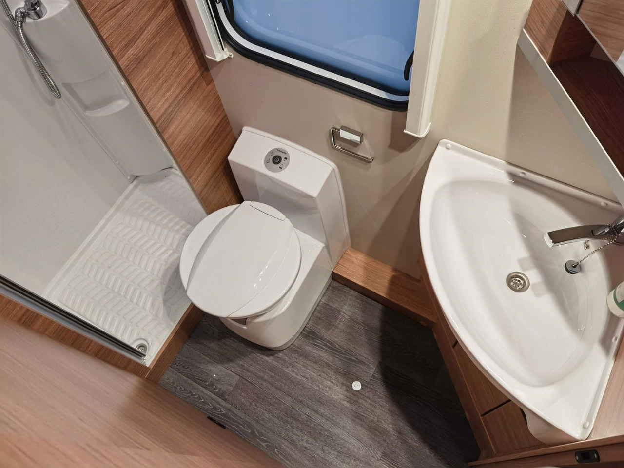 Полуинтегрированный автодом Weinsberg CARALOFT 650 MF / 155PS / TOP - AUSSTATTUNG: фото 21 Полуинтегрированный автодом Weinsberg CARALOFT 650 MF / 155PS / TOP - AUSSTATTUNG: фото 21