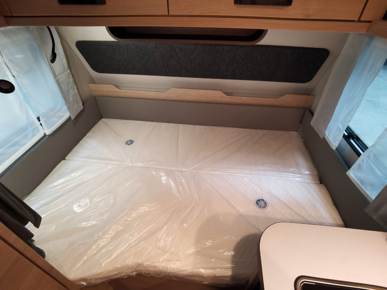 Прицеп дача Weinsberg CARAONE 390 QD  / -2026 -/ 1350 KG: фото 20