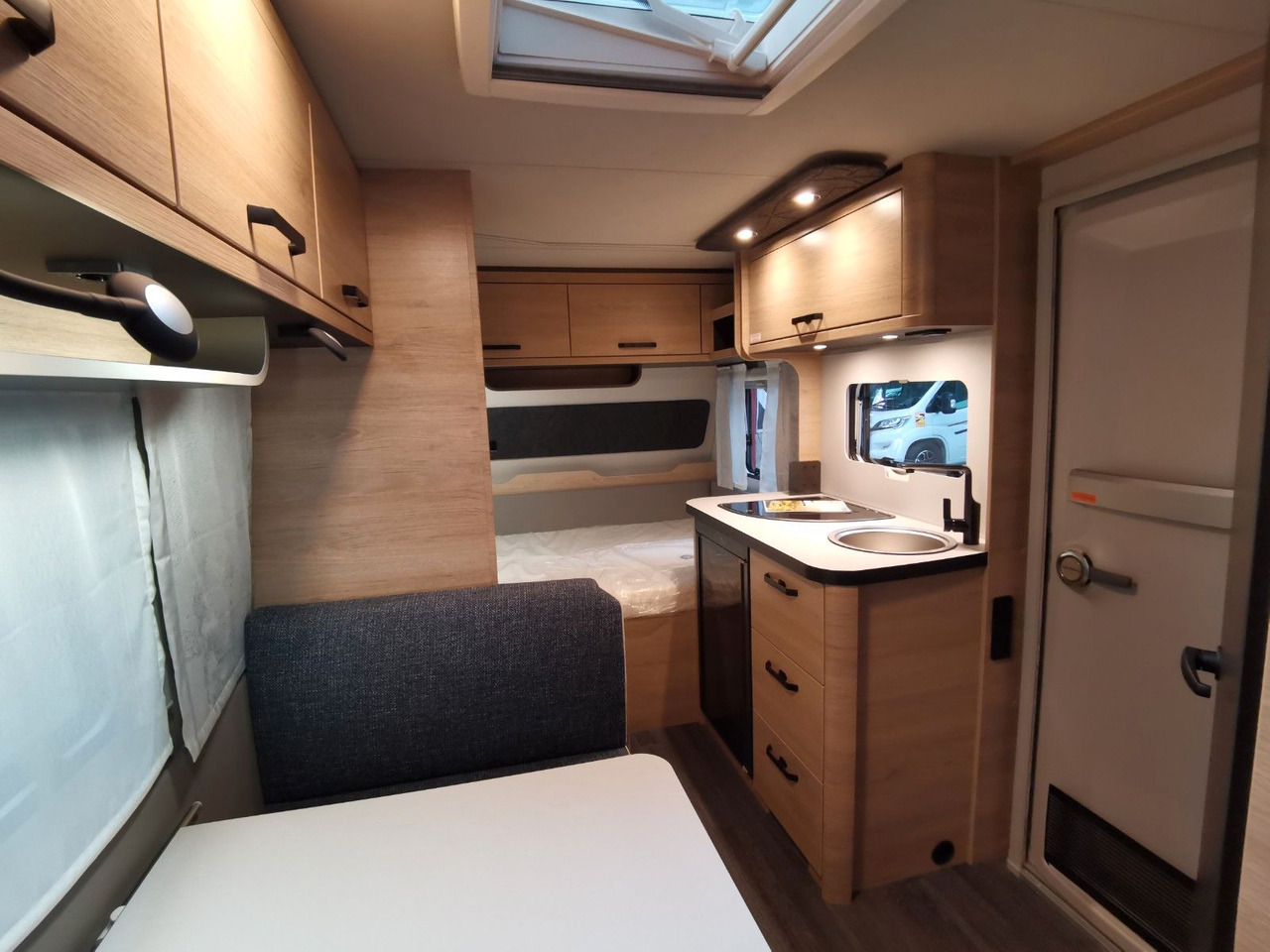 Прицеп дача Weinsberg CARAONE 390 QD  / -2026 -/ 1350 KG: фото 15