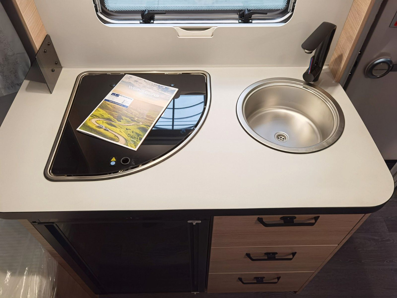 Прицеп дача Weinsberg CARAONE 390 QD  / -2026 -/ 1350 KG: фото 17