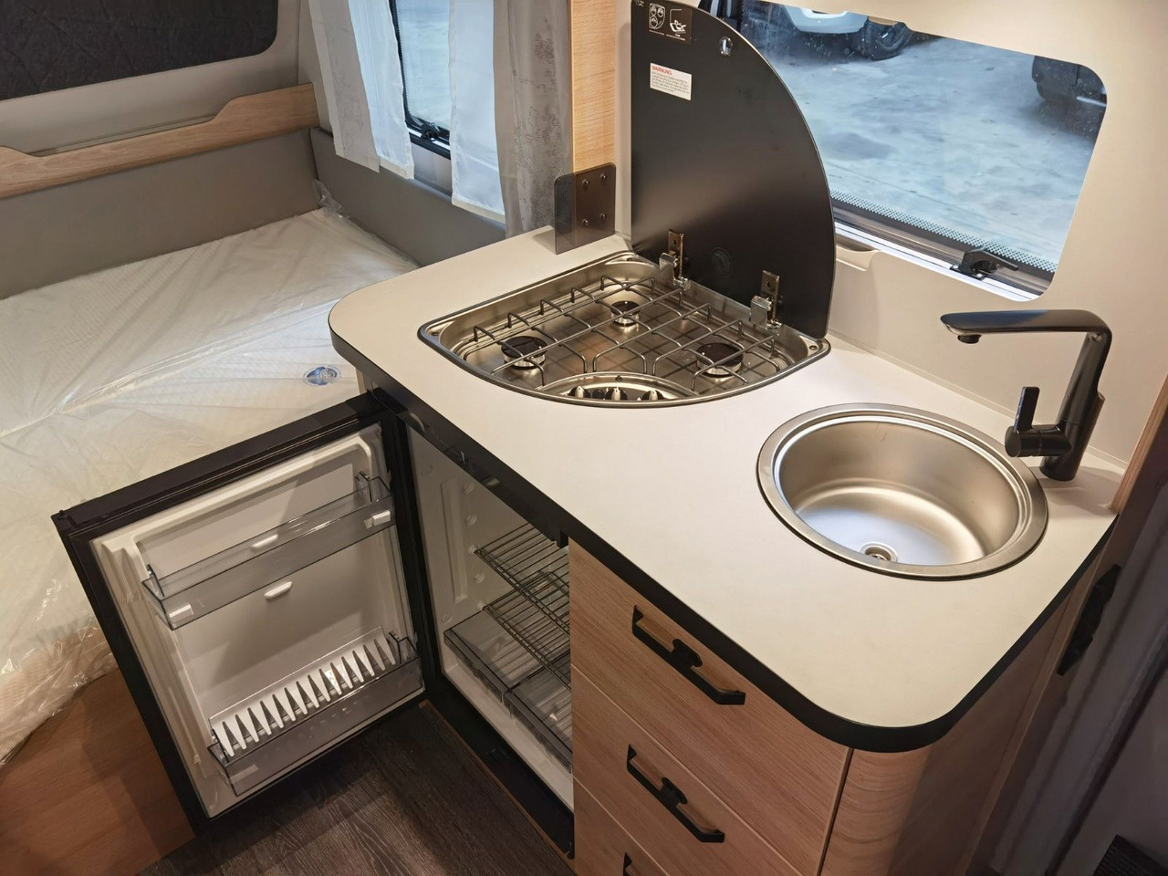 Прицеп дача Weinsberg CARAONE 390 QD  / -2026 -/ 1350 KG: фото 19