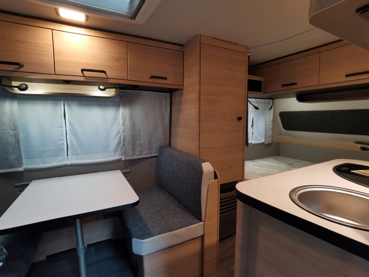 Прицеп дача Weinsberg CARAONE 390 QD  / -2026 -/ 1350 KG: фото 13