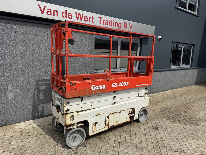 Genie GS2032 schaarlift schaar hoogwerker uur 8mtr werkhoogte Keruing 1-2026 - Ножничный подъемник: фото 2 Genie GS2032 schaarlift schaar hoogwerker uur 8mtr werkhoogte Keruing 1-2026 - Ножничный подъемник: фото 2