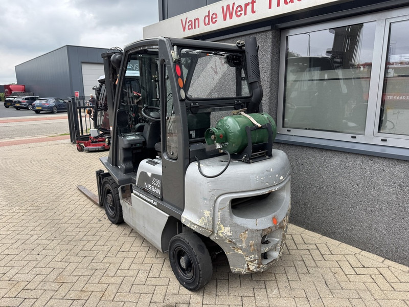 Nissan UD02A25PQ Triplo 475 Freelift/Sideshift LPG 2005 - Газовый погрузчик: фото 5 Nissan UD02A25PQ Triplo 475 Freelift/Sideshift LPG 2005 - Газовый погрузчик: фото 5