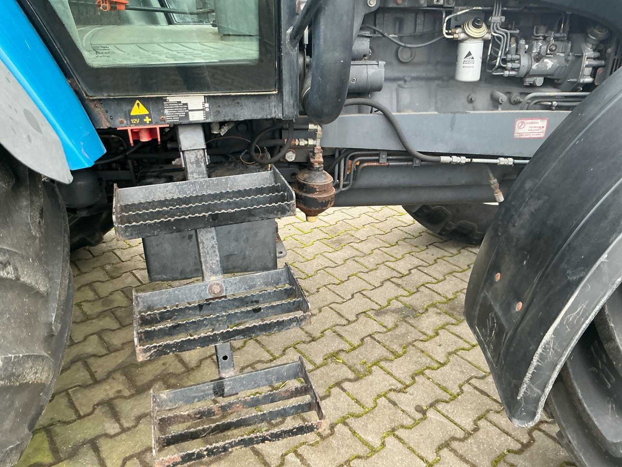 Трактор 1998 NEW HOLLAND TS115 ALL-WHEEL DRIVE FARM TRACTOR: фото 10