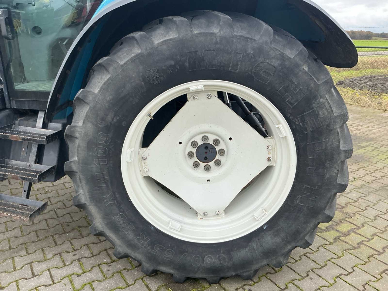 Трактор 1998 NEW HOLLAND TS115 ALL-WHEEL DRIVE FARM TRACTOR: фото 6