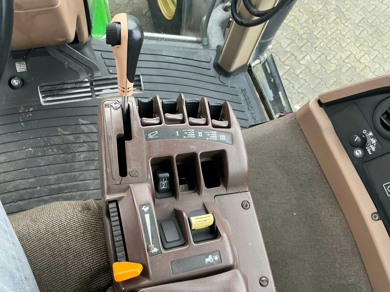 Трактор 2004 JOHN DEERE 7920 ALL-WHEEL DRIVE FARM TRACTOR: фото 20