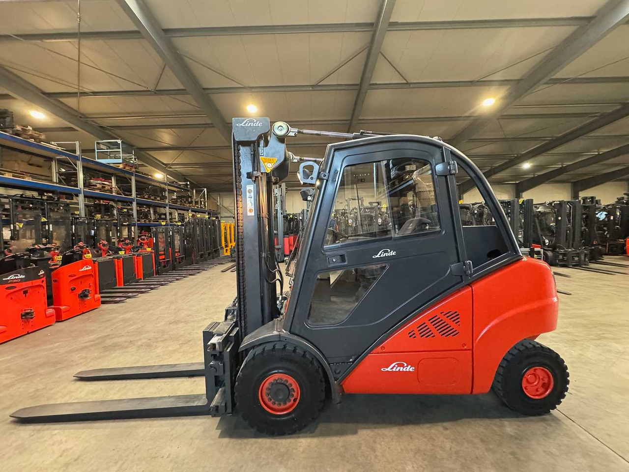 2008 SERVICE + UVV 01/2026 LINDE H35T 3.500KG 3.+4. VALVE WIDER 148CM FORK ADJUSTER GAS FORKLIFT FORKLIFT 10.543 HOURS - Вилочный погрузчик: фото 1 2008 SERVICE + UVV 01/2026 LINDE H35T 3.500KG 3.+4. VALVE WIDER 148CM FORK ADJUSTER GAS FORKLIFT FORKLIFT 10.543 HOURS - Вилочный погрузчик: фото 1
