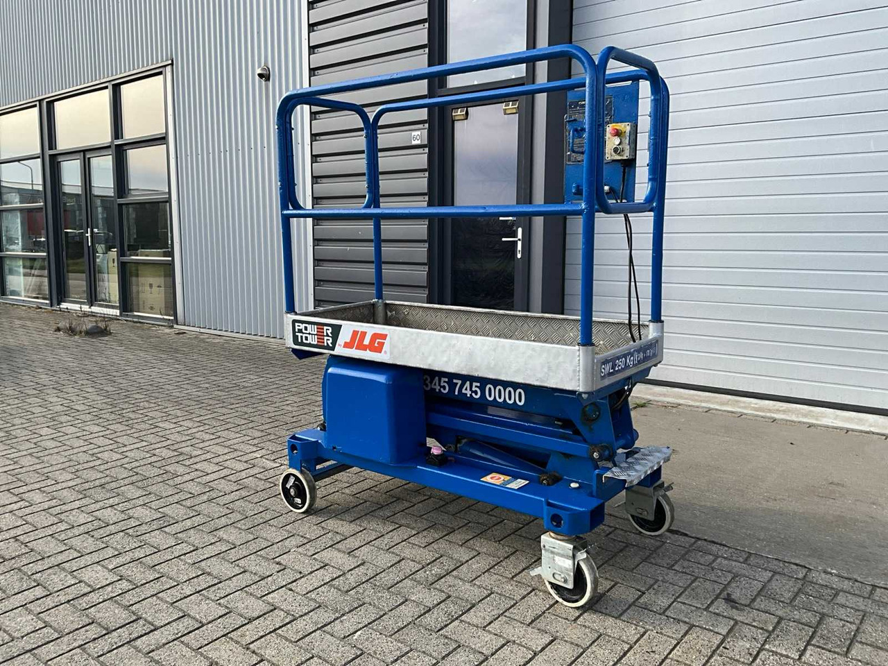 2009 JLG POWER TOWER AERIAL PLATFORM - Подъёмник: фото 4 2009 JLG POWER TOWER AERIAL PLATFORM - Подъёмник: фото 4