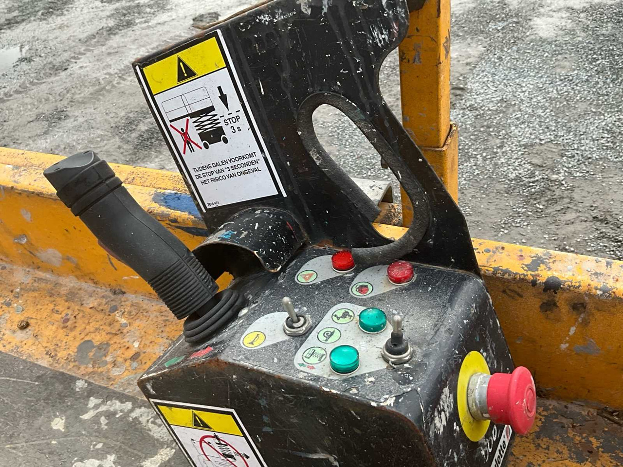 Подъёмник 2011 HAULOTTE COMPACT 12: фото 9