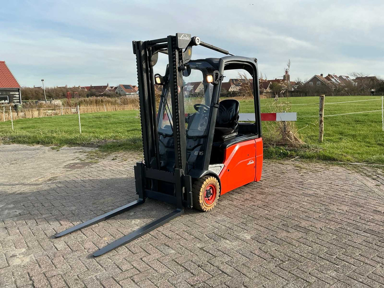 2011 LINDE E16-01 FORKLIFT - Вилочный погрузчик: фото 2 2011 LINDE E16-01 FORKLIFT - Вилочный погрузчик: фото 2