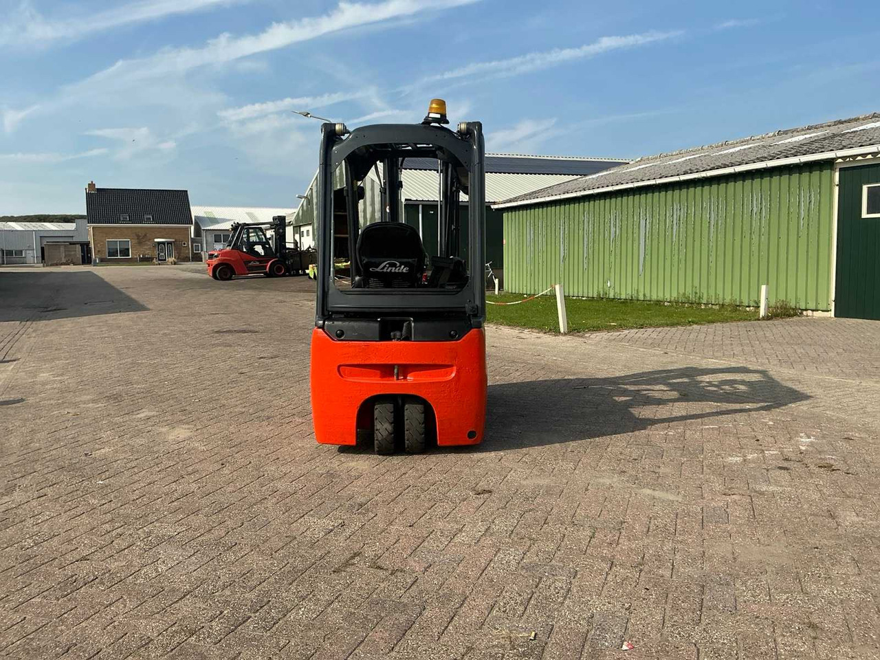 2011 LINDE E16L-01 FORKLIFT - Вилочный погрузчик: фото 5 2011 LINDE E16L-01 FORKLIFT - Вилочный погрузчик: фото 5