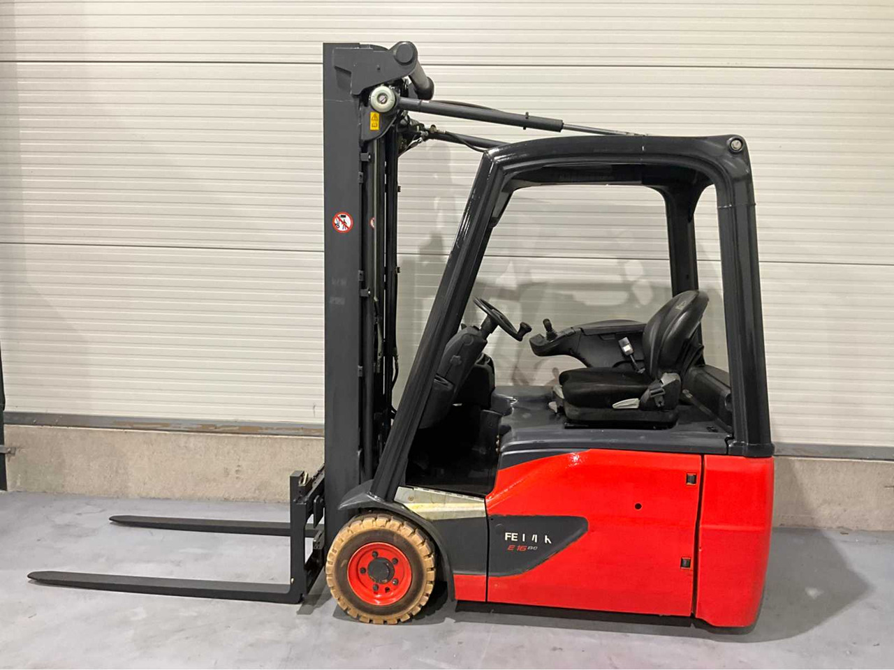 2015 LINDE E16-02 1600KG 3915HOUR FORKLIFT - Вилочный погрузчик: фото 3 2015 LINDE E16-02 1600KG 3915HOUR FORKLIFT - Вилочный погрузчик: фото 3