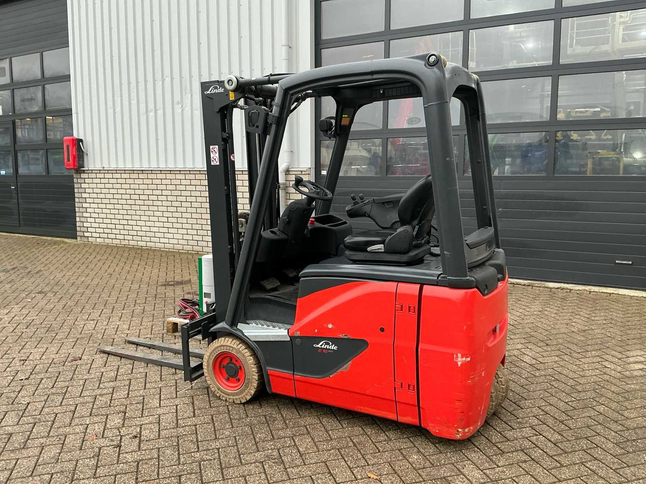 2015 LINDE E16H-02 EVO FORKLIFT - Вилочный погрузчик: фото 4 2015 LINDE E16H-02 EVO FORKLIFT - Вилочный погрузчик: фото 4