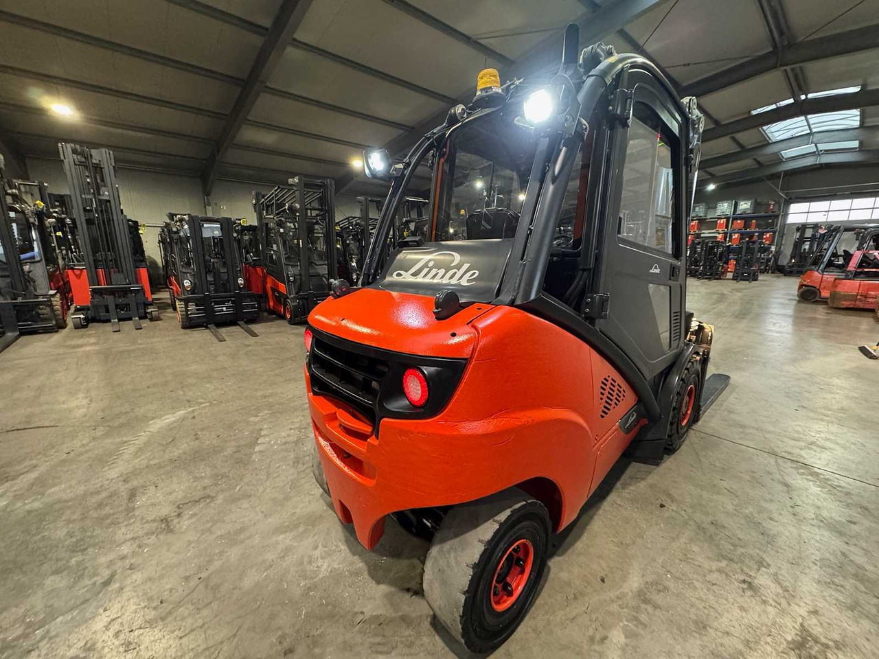 2016 SERVICE + UVV 03/2026 LINDE H35T-02 3RD + 4TH + 5TH VALVE FORK ADJUSTER TELESCOPIC FORKS STVZO GAS FORKLIFT 2,595 HOURS - Вилочный погрузчик: фото 5 2016 SERVICE + UVV 03/2026 LINDE H35T-02 3RD + 4TH + 5TH VALVE FORK ADJUSTER TELESCOPIC FORKS STVZO GAS FORKLIFT 2,595 HOURS - Вилочный погрузчик: фото 5