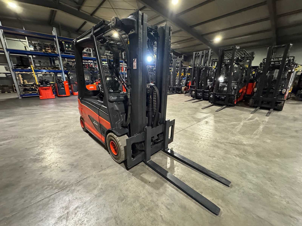 2016 SERVICE + UVV 10/2026 LINDE E30L 3.000KG EVO TRIPLEX 3.+4. - Вилочный погрузчик: фото 5 2016 SERVICE + UVV 10/2026 LINDE E30L 3.000KG EVO TRIPLEX 3.+4. - Вилочный погрузчик: фото 5