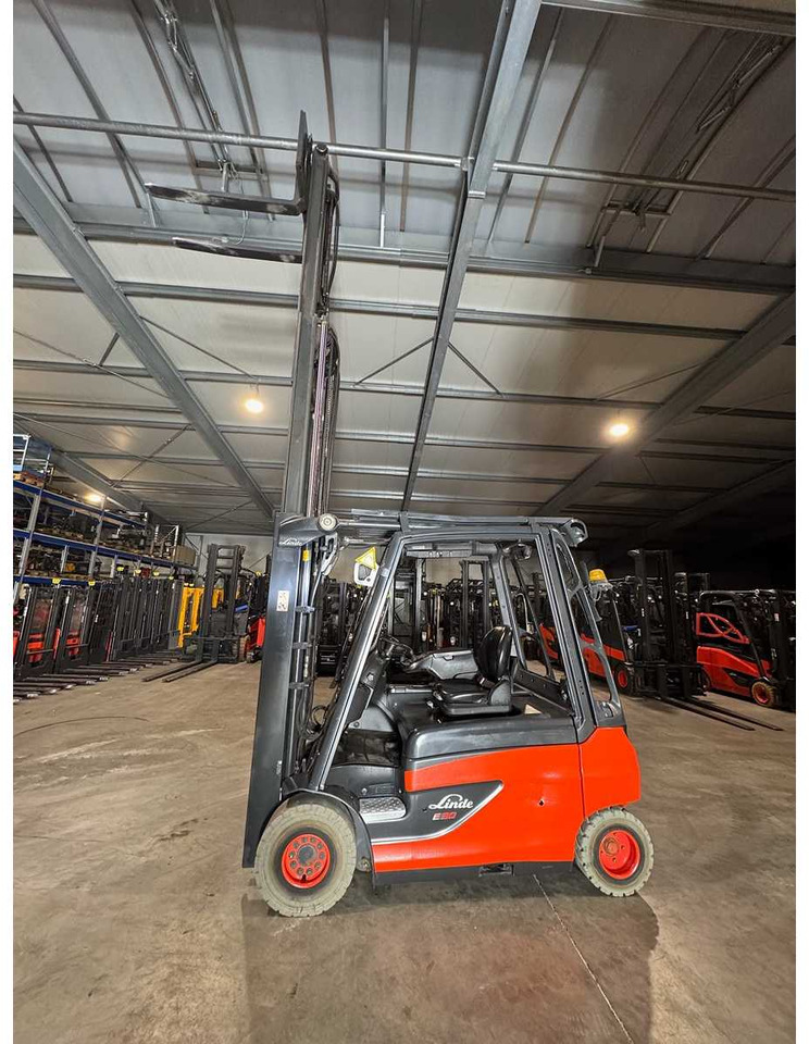 2016 SERVICE + UVV 10/2026 LINDE E30L 3.000KG EVO TRIPLEX 3.+4. - Вилочный погрузчик: фото 3 2016 SERVICE + UVV 10/2026 LINDE E30L 3.000KG EVO TRIPLEX 3.+4. - Вилочный погрузчик: фото 3