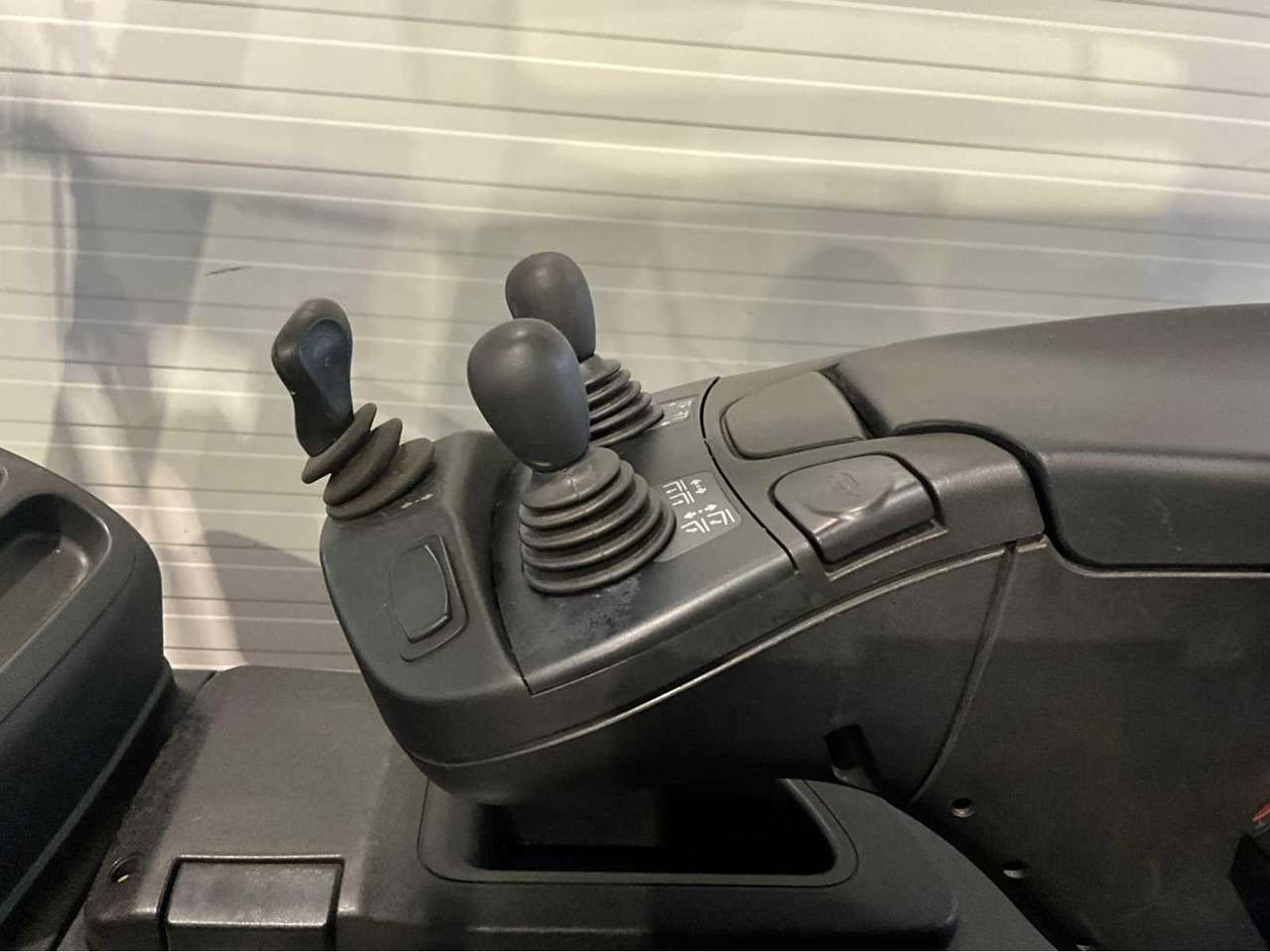 Вилочный погрузчик 2017 LINDE E30L-01 3000KG FORKLIFT: фото 12