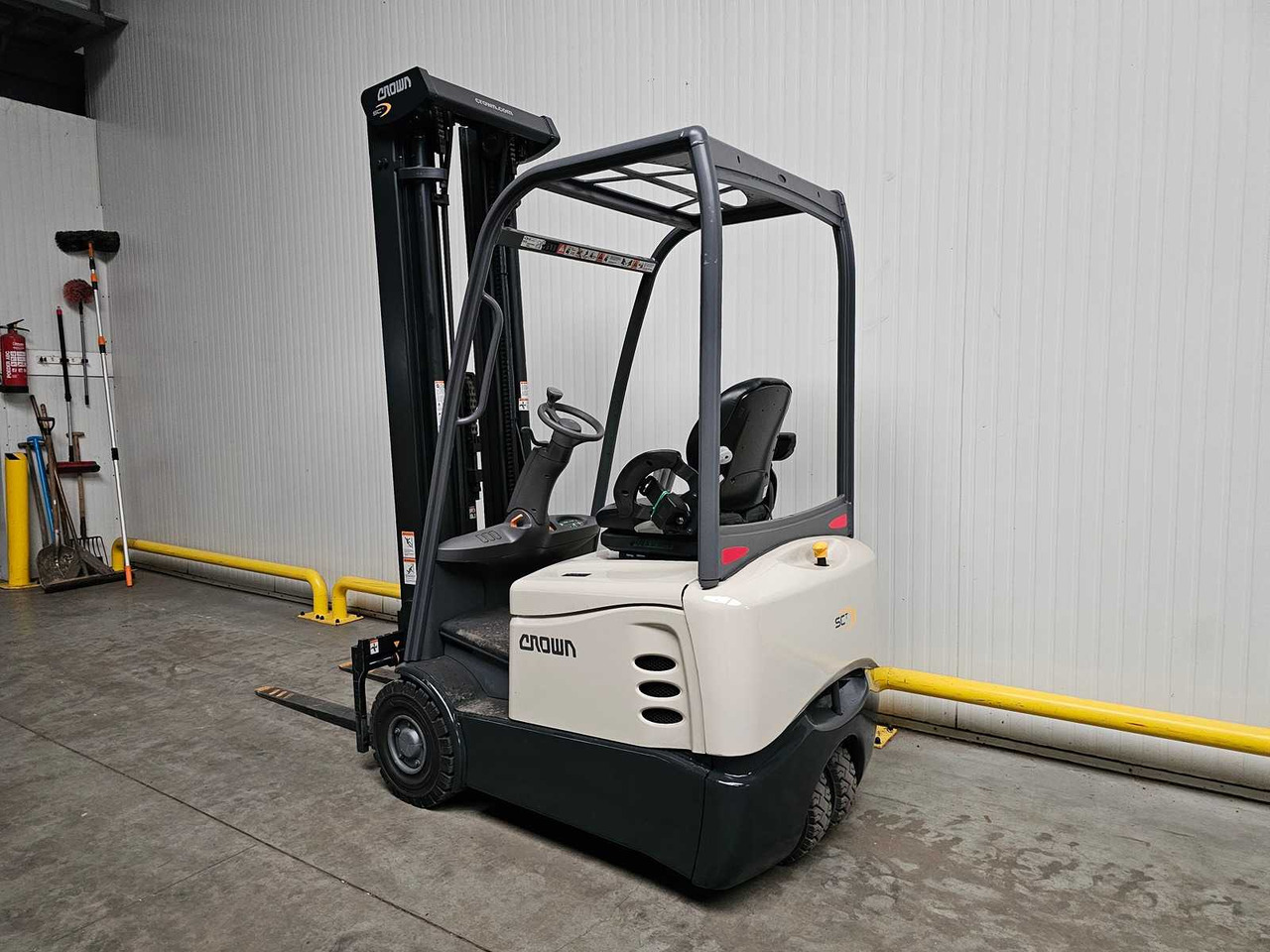 2018 CROWN SCT6010-1.3 FORKLIFT - Вилочный погрузчик: фото 4 2018 CROWN SCT6010-1.3 FORKLIFT - Вилочный погрузчик: фото 4