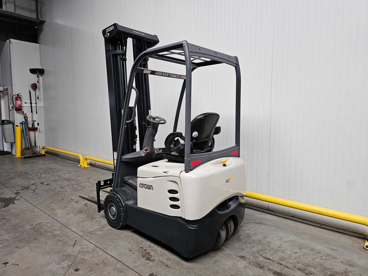 2018 CROWN SCT6010-1.3 FORKLIFT - Вилочный погрузчик: фото 4 2018 CROWN SCT6010-1.3 FORKLIFT - Вилочный погрузчик: фото 4