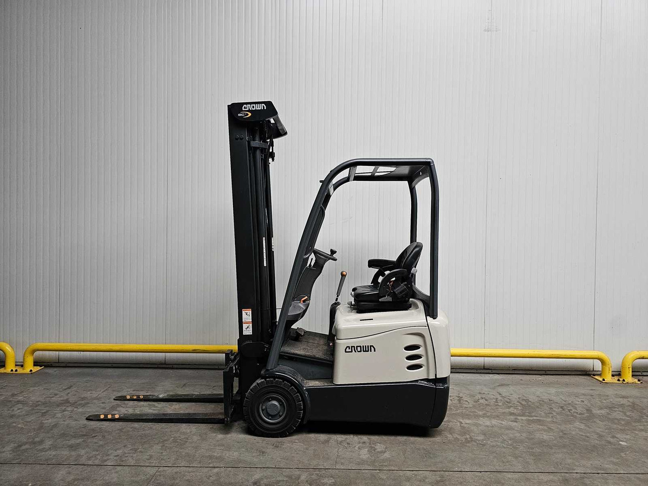 2018 CROWN SCT6010-1.3 FORKLIFT - Вилочный погрузчик: фото 3 2018 CROWN SCT6010-1.3 FORKLIFT - Вилочный погрузчик: фото 3