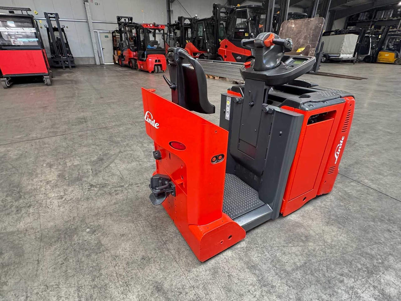 2023 SERVICE + UVV 06/2026 LINDE P50C 5.000KG TRACTOR TOWING VEHICLE TRACTOR 2.633 HOURS 500AH BATTERY - Вилочный погрузчик: фото 3 2023 SERVICE + UVV 06/2026 LINDE P50C 5.000KG TRACTOR TOWING VEHICLE TRACTOR 2.633 HOURS 500AH BATTERY - Вилочный погрузчик: фото 3