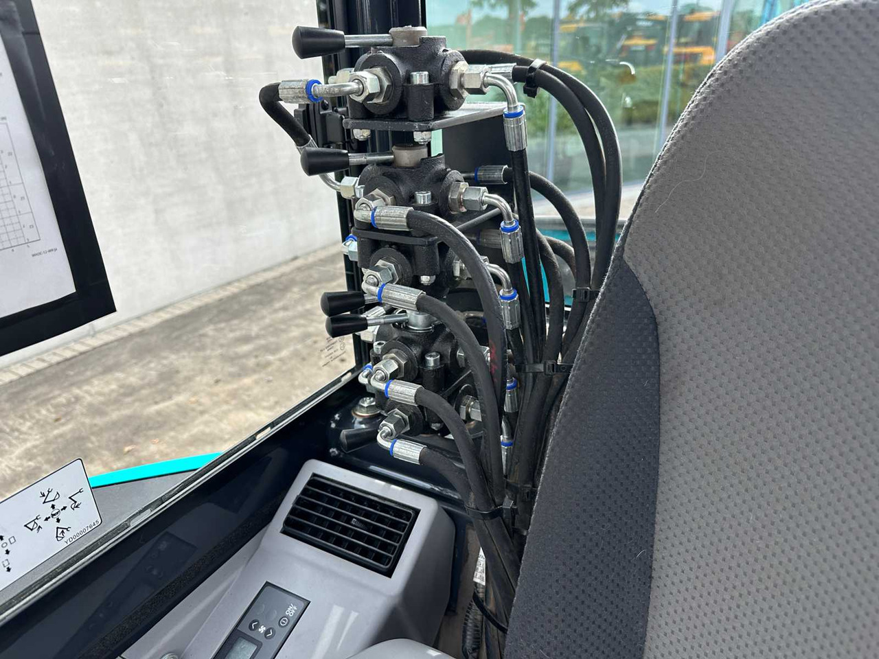 Экскаватор AIRMAN - 2023 - AX33U-7 - MIDI EXCAVATOR: фото 36