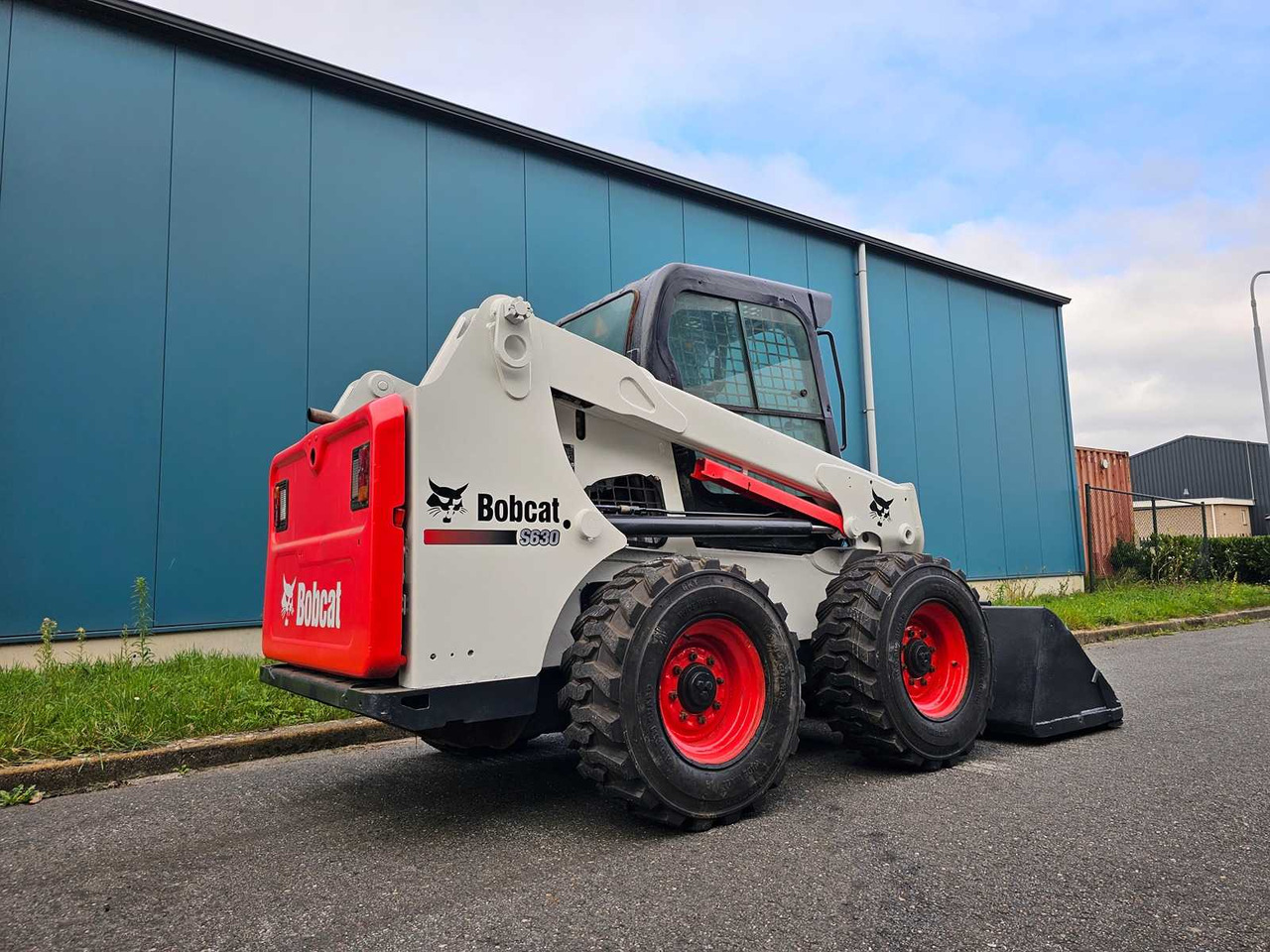Bobcat 2014 BOBCAT S630 SKID STEER LOADER - Мини-погрузчик с бортовым поворотом: фото 5 Bobcat 2014 BOBCAT S630 SKID STEER LOADER - Мини-погрузчик с бортовым поворотом: фото 5