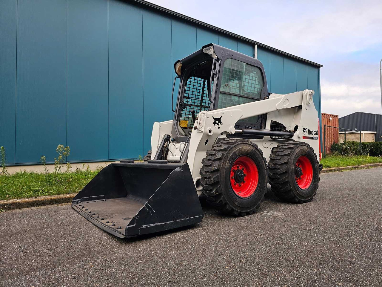 Bobcat 2014 BOBCAT S630 SKID STEER LOADER - Мини-погрузчик с бортовым поворотом: фото 1 Bobcat 2014 BOBCAT S630 SKID STEER LOADER - Мини-погрузчик с бортовым поворотом: фото 1