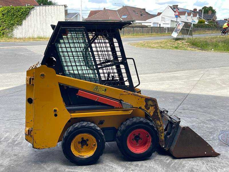 Bobcat S70 - Мини-погрузчик с бортовым поворотом: фото 4 Bobcat S70 - Мини-погрузчик с бортовым поворотом: фото 4