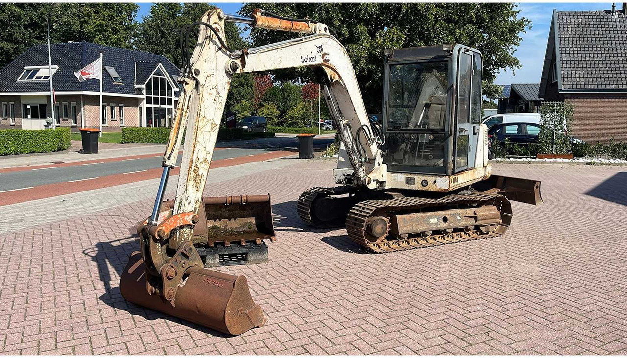 Bobcat X335 - Гусеничный экскаватор: фото 2 Bobcat X335 - Гусеничный экскаватор: фото 2