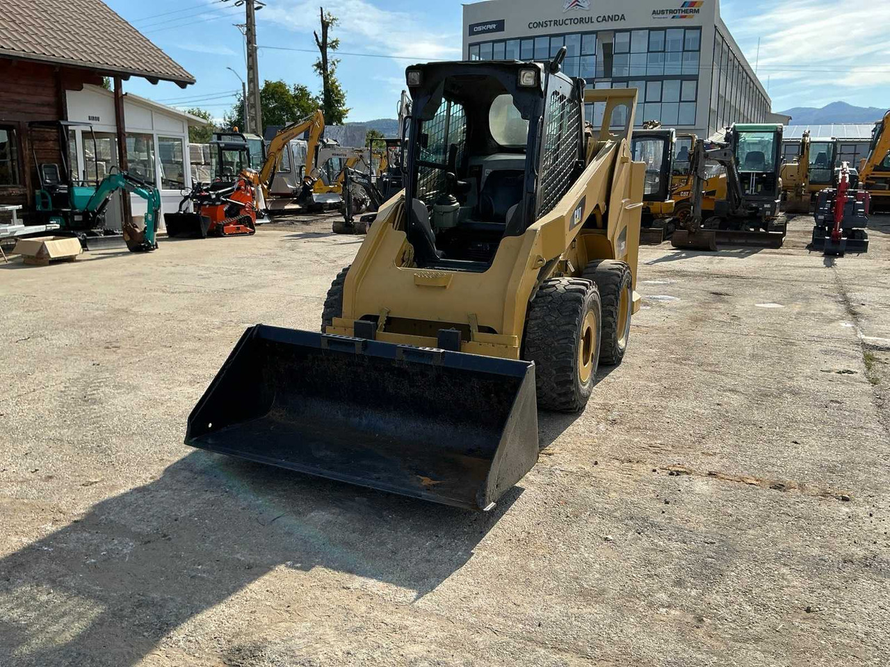 Caterpillar 246 C - Мини-погрузчик с бортовым поворотом: фото 2 Caterpillar 246 C - Мини-погрузчик с бортовым поворотом: фото 2