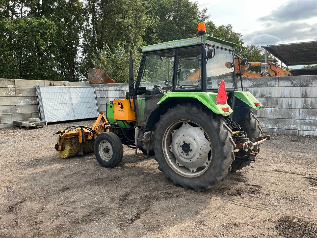 Deutz-Fahr DX3.30 - Трактор: фото 3 Deutz-Fahr DX3.30 - Трактор: фото 3
