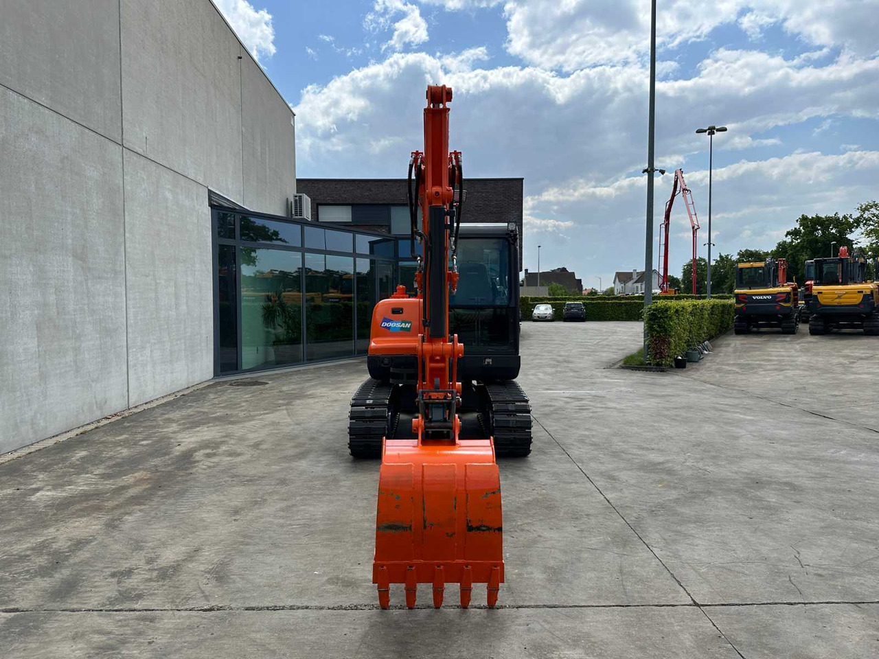 Doosan DX55-9C - Гусеничный экскаватор: фото 2 Doosan DX55-9C - Гусеничный экскаватор: фото 2