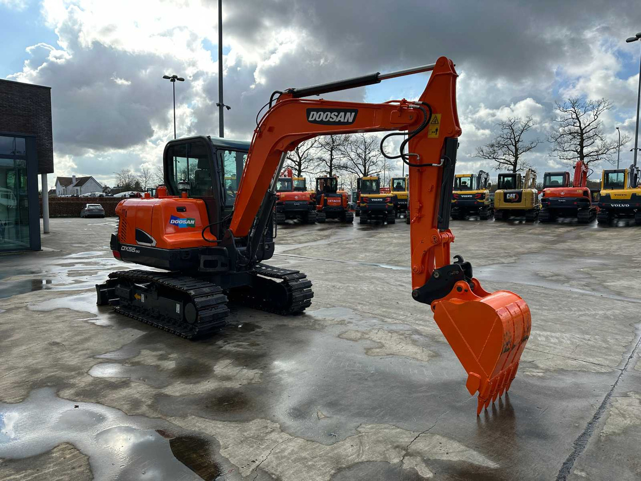 Doosan DX55-9C - Гусеничный экскаватор: фото 3 Doosan DX55-9C - Гусеничный экскаватор: фото 3