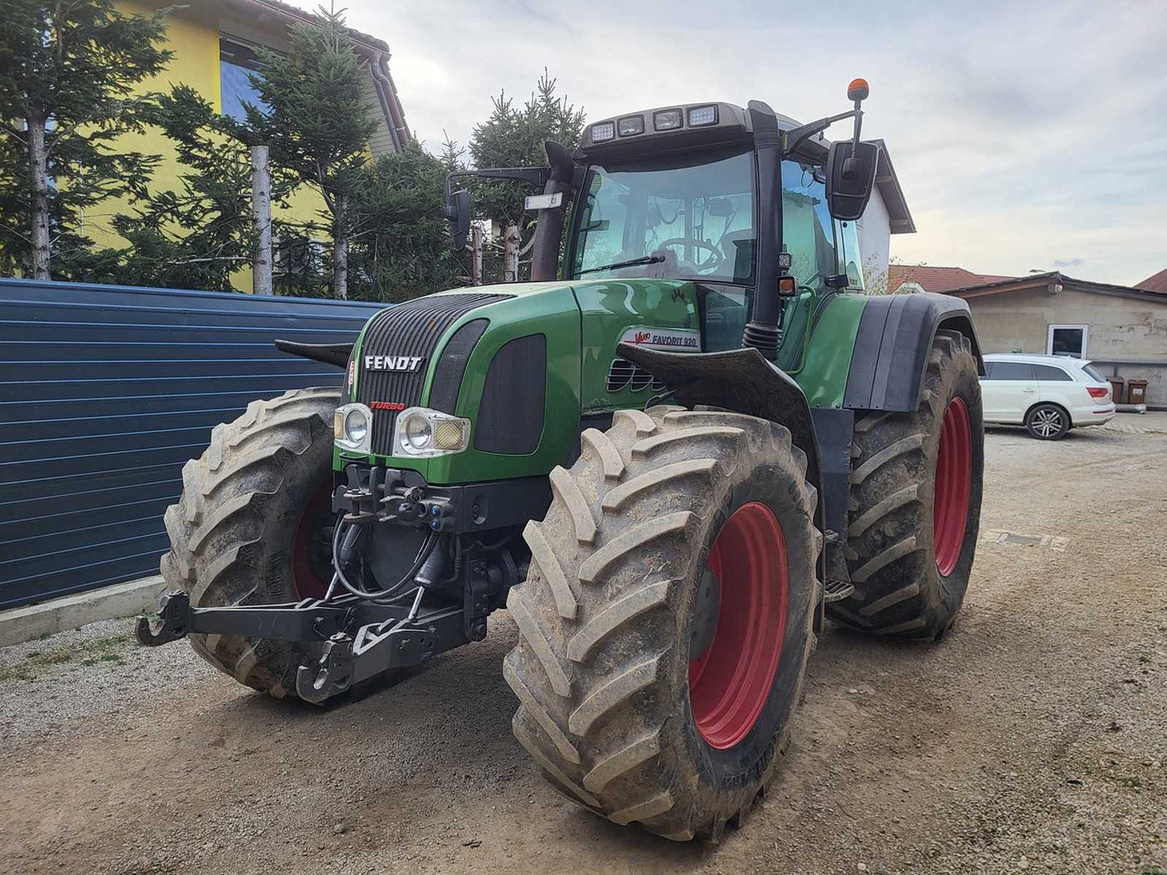 FENDT - 920 FAVORIT VARIO - 4-WHEEL DRIVE TRACTOR - 2009 - Трактор: фото 1 FENDT - 920 FAVORIT VARIO - 4-WHEEL DRIVE TRACTOR - 2009 - Трактор: фото 1