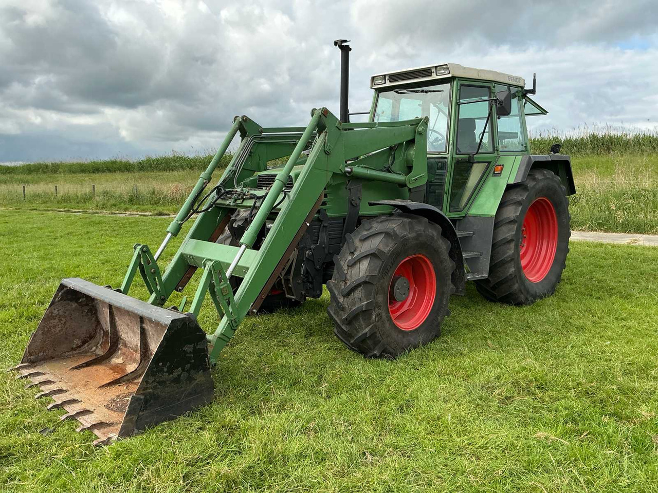 Fendt Farmer 311 LSA - Трактор: фото 1 Fendt Farmer 311 LSA - Трактор: фото 1