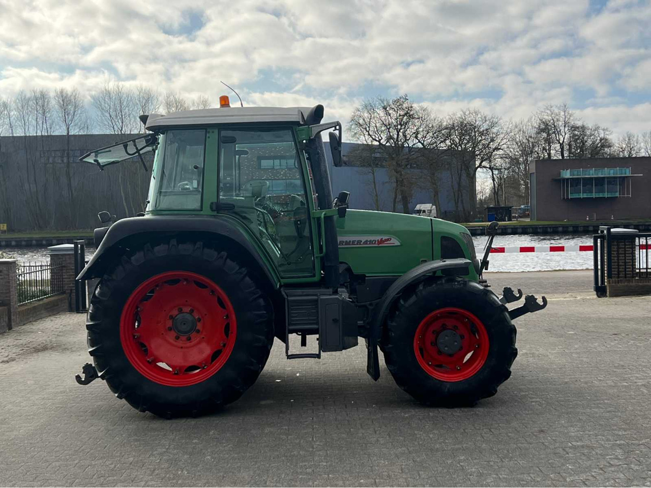 Fendt Vario 410 - Трактор: фото 4 Fendt Vario 410 - Трактор: фото 4
