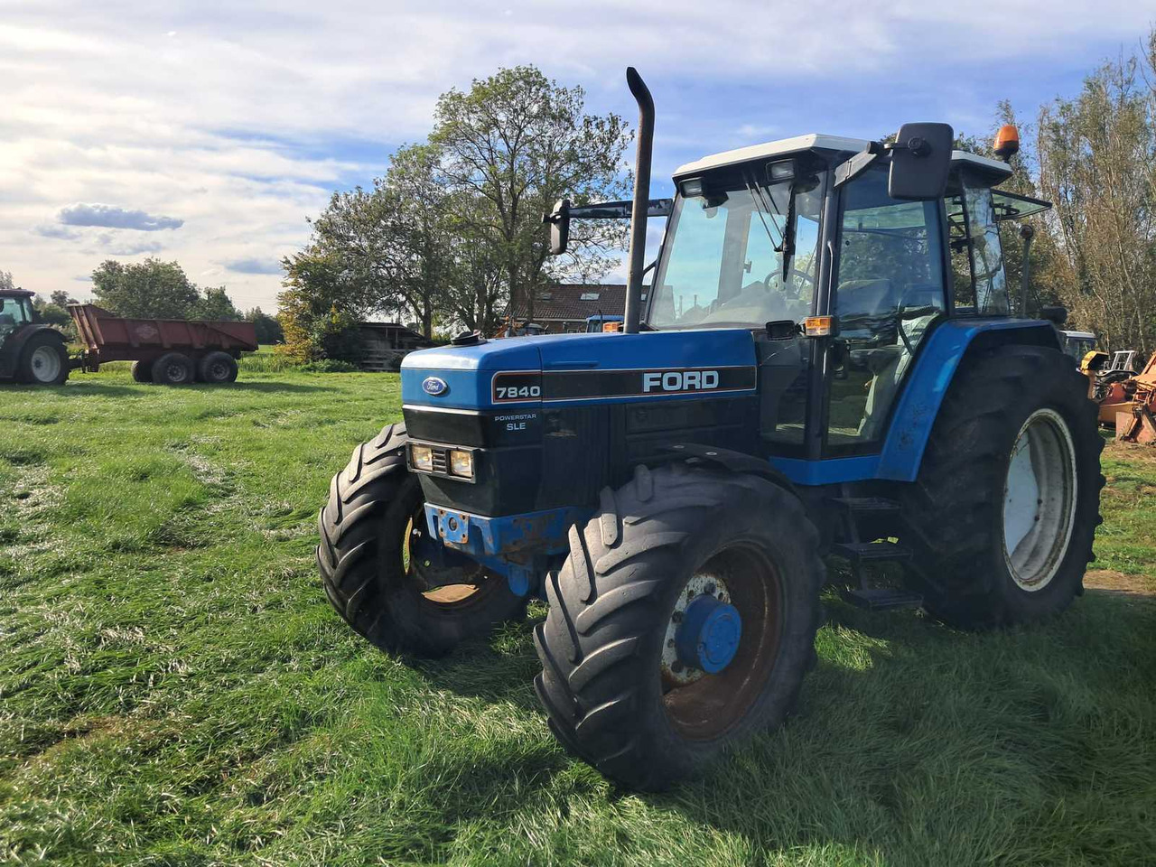 Ford 7840 - Трактор: фото 1 Ford 7840 - Трактор: фото 1
