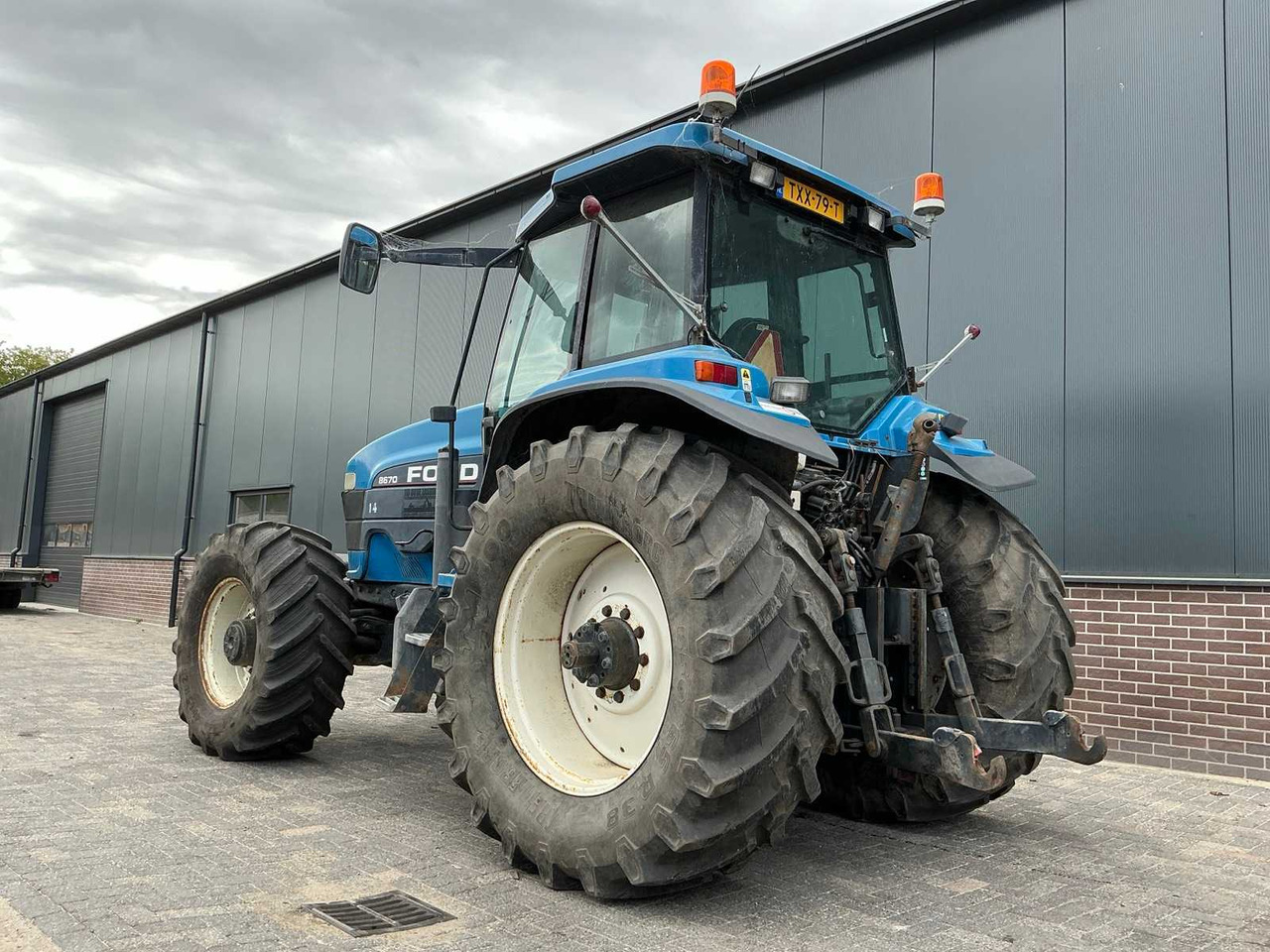 Ford 8670 - Трактор: фото 3 Ford 8670 - Трактор: фото 3