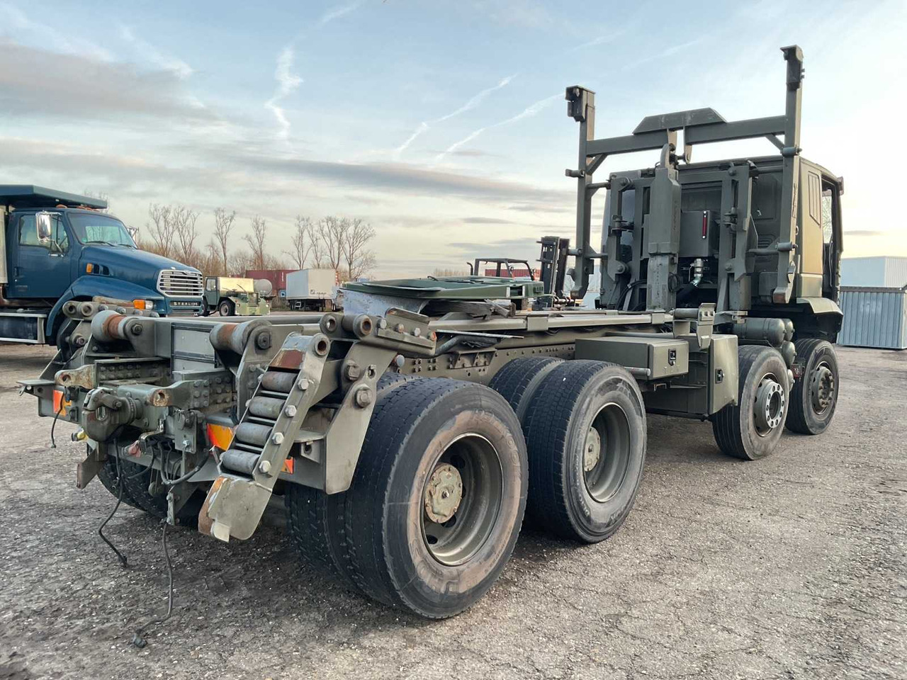 2004 IVECO EUROTRAKKER TRUCK - Грузовик: фото 3 2004 IVECO EUROTRAKKER TRUCK - Грузовик: фото 3