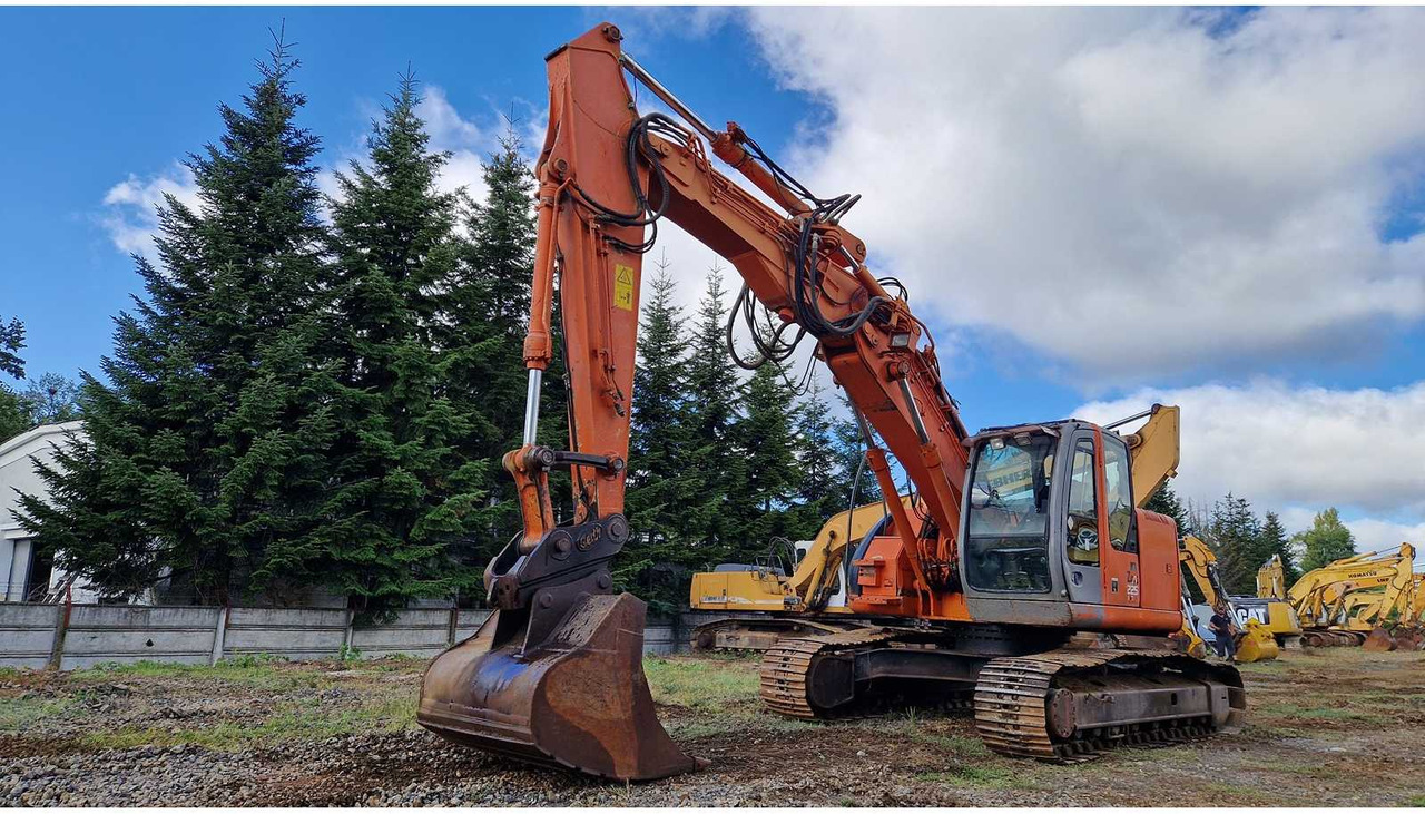 HITACHI ZX225USLC - Гусеничный экскаватор: фото 2 HITACHI ZX225USLC - Гусеничный экскаватор: фото 2